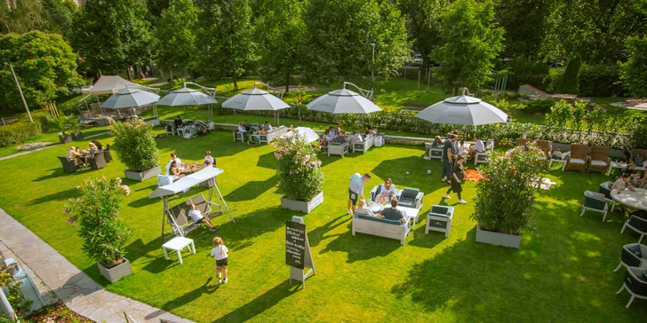 Dárkové poukazy na jídlo i nápoje ve 3 restauracích Žižkovské věže: Miminoo, Oblaca a Bistro 66