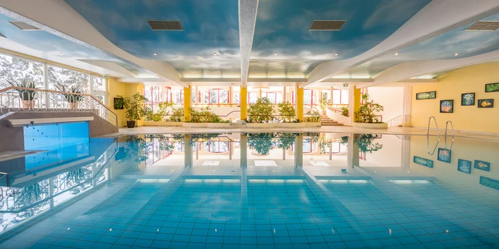 Zima v Korutanech: 5* hotel Pulverer kousek od sjezdovky, polopenze a neomezený vstup do wellness
