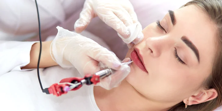 Dokonalý pohled a smyslný úsměv: permanentní make-up obočí nebo rtů