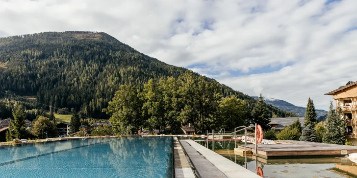 Dovolená v Korutanech: luxusní 5* hotel s polopenzí plus a termálním wellness, vč. karty výhod