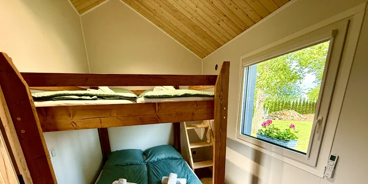 Luxusní glamping na východu Čech: sauna, venkovní vířivka i vyžití pro děti