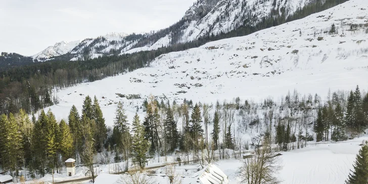Zima v rakouských Alpách: regionální polopenze, venkovní sauna a 1denní skipas