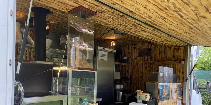 Ochutnejte pravou neapolskou Margheritu: pizza a nápoj dle výběru pro 1 nebo 2 osoby