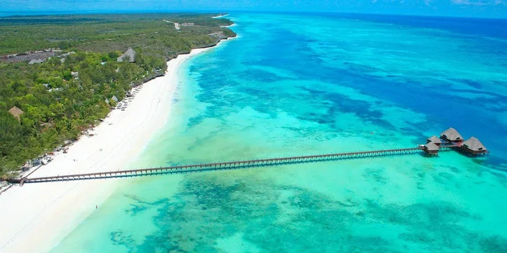 Letecky na Zanzibar: hotel Dongwe Club Vacanze**** s all inclusive a bazénem hned u pláže