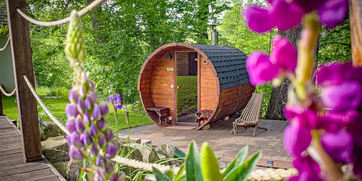 Relax v podhůří Beskyd: pobyt v moderní jurtě s privátní saunou a snídaní až pro 4 osoby