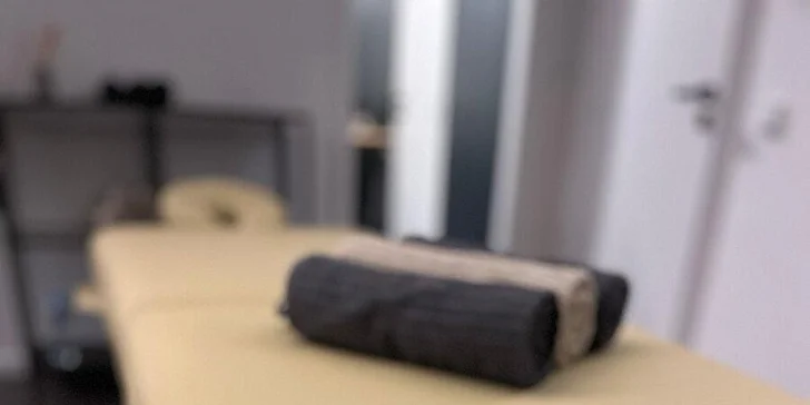 Baňkování nebo až hodinová relaxační či hloubková masáž zad