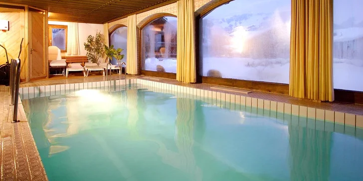 Rakouské Alpy: 3* hotel s polopenzí a wellness, přímo u střediska se 112 km sjezdovek