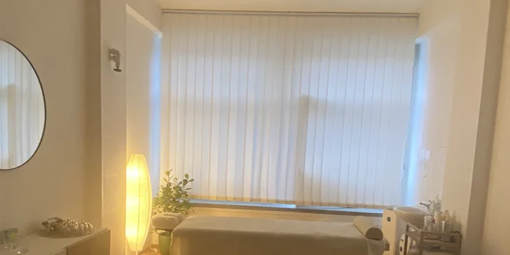 Úleva od bolesti i stresu: relaxační masáž i Dornova metoda až na 90 minut