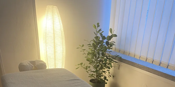 Úleva od bolesti i stresu: relaxační masáž i Dornova metoda až na 90 minut