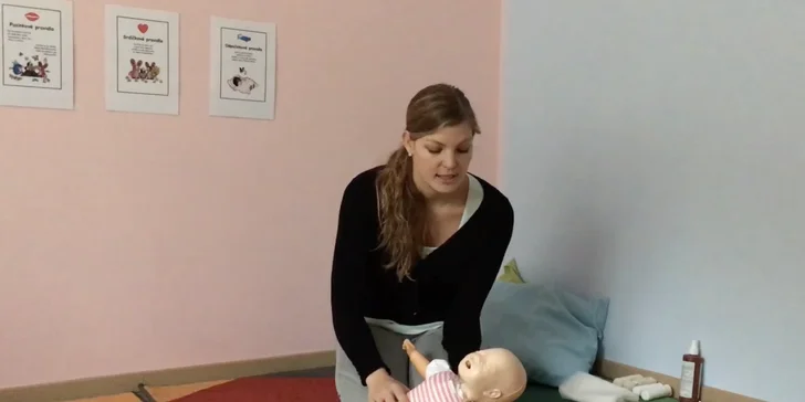 Online kurz první pomoci zaměřený na děti vedený lékařkou z Dětské nemocnice FN Brno