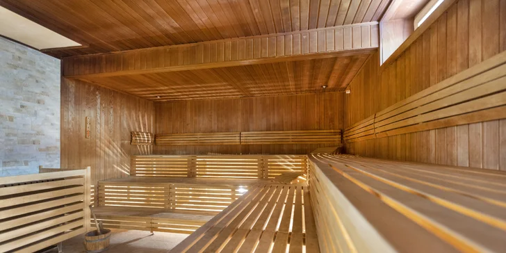 Krásný hotel ve Štýrských Alpách s polopenzí a neomezenými saunami