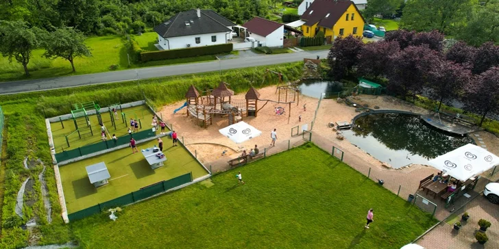 Sportovní zábava: hodina klasického i plážového volejbalu či nohejbalu