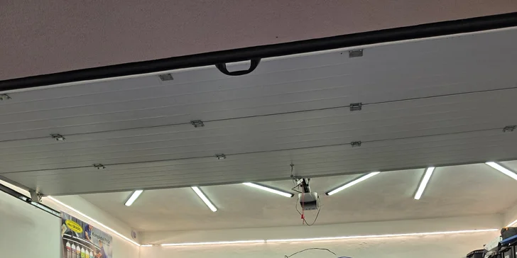 Důkladné mytí interiéru či exteriéru auta i detailní čištění kol
