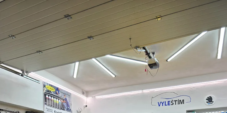 Důkladné mytí interiéru či exteriéru auta i detailní čištění kol