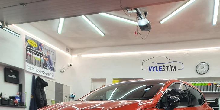 Důkladné mytí interiéru či exteriéru auta i detailní čištění kol