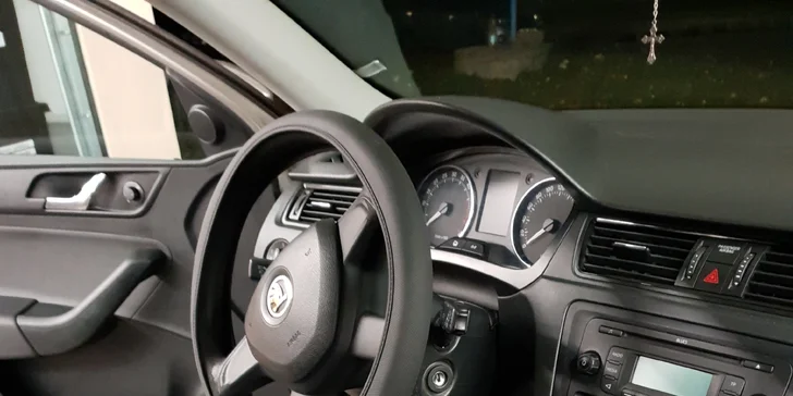 Důkladné mytí interiéru či exteriéru auta i detailní čištění kol