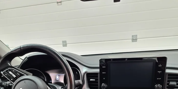 Důkladné mytí interiéru či exteriéru auta i detailní čištění kol