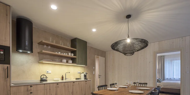 Luxusní dovolená v Jizerských horách: moderní apartmány až pro 7 osob, snídaně, privátní wellness