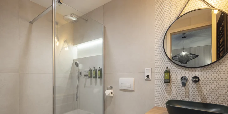 Luxusní dovolená v Jizerských horách: moderní apartmány až pro 7 osob, snídaně, privátní wellness