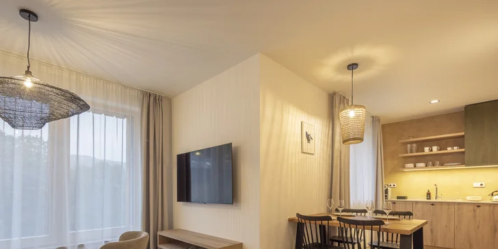 Luxusní dovolená v Jizerských horách: moderní apartmány až pro 7 osob, snídaně, privátní wellness
