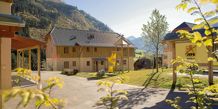 Aktivní dovolená v Alpách: 3* hotel s polopenzí a lesní saunou, 5 minut od centra Donnersbachwaldu