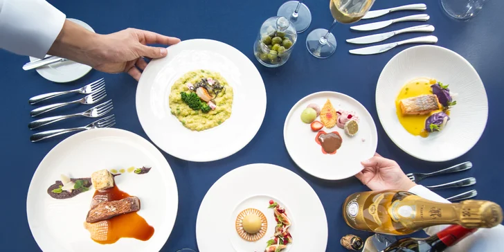 Luxusní 5chodové menu v Žižkovské věži: foie gras, siven, kachní prsa a signature cocktail
