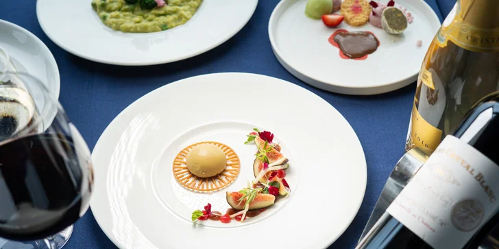 Luxusní 5chodové menu v Žižkovské věži: foie gras, siven, kachní prsa a signature cocktail