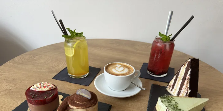 Káva, dezert a domácí limonáda pro 1 nebo 2 osoby: tiramisu, větrník a další dobroty