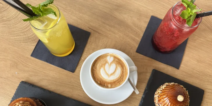 Káva, dezert a domácí limonáda pro 1 nebo 2 osoby: tiramisu, větrník a další dobroty