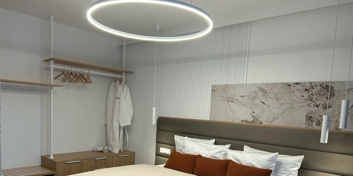 Pobyt u Slunečních jezer na Slovensku: hotel s vlastní pláží, krytým bazénem a polopenzí
