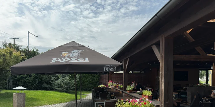 Burger podle výběru ze 2 druhů, hranolky a limonáda pro 1 nebo 2 osoby