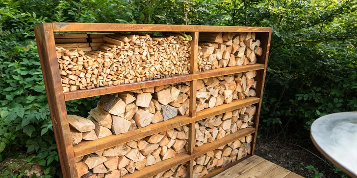 Tiny house na Sázavě: cedrová sauna, možnost snídaní i grilování