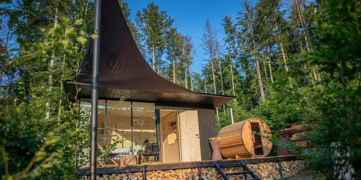 Tiny house na Sázavě: cedrová sauna, možnost snídaní i grilování