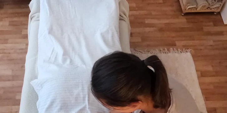 Obličejová masáž gua sha vč. péče nebo havajská Lomi Lomi: 60 či 90 minut