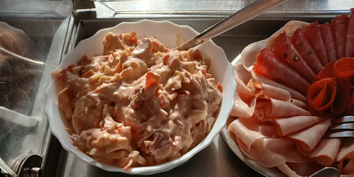 Pobyt v Lipové-Lázních: snídaně či polopenze, trekové hole a pivo Kanec