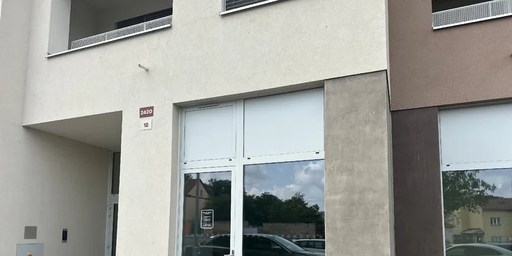 Profesionální líčení a vlasový styling pro každou příležitost na den i na večer