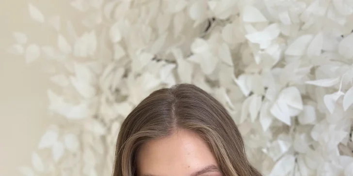 Profesionální líčení a vlasový styling pro každou příležitost na den i na večer