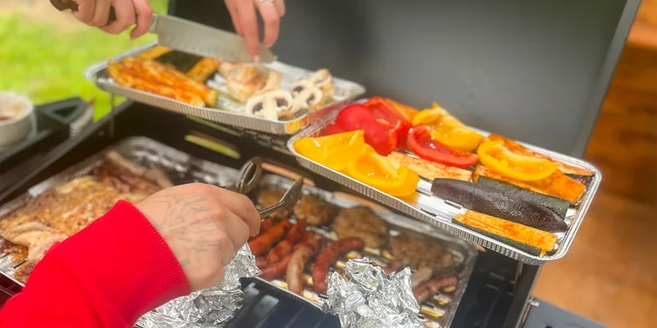 Zapůjčení grilu na 2 hodiny + grill balíček (maso, sýry, pečivo, omáčky)