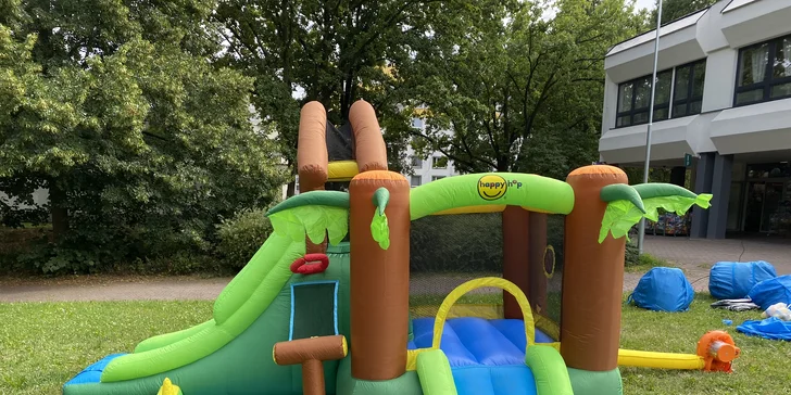 Zapůjčení skákacího hradu pro děti: klasický, vodní i rytířský, na 1–3 dny
