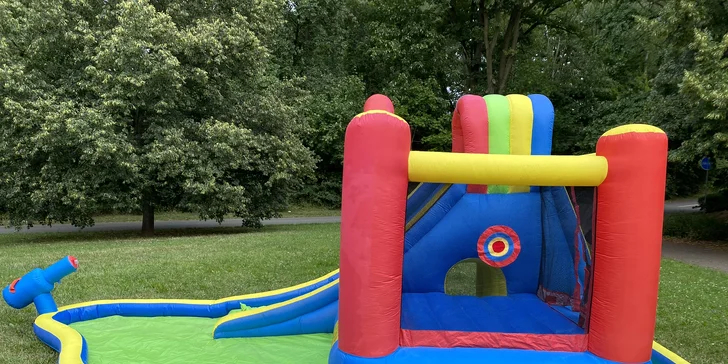 Zapůjčení skákacího hradu pro děti: klasický, vodní i rytířský, na 1–3 dny