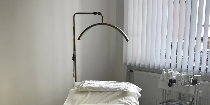 Komplexní kosmetické ošetření nebo péče Golden skin s kaviárem a zlatem