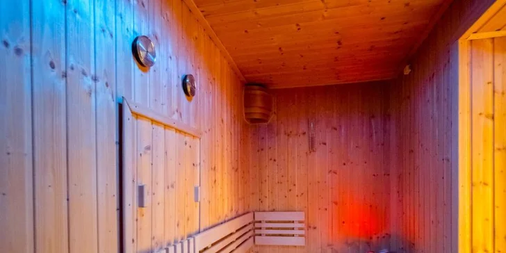 Pobyt u Slunečních jezer na Slovensku: hotel s vlastní pláží, krytým bazénem a polopenzí