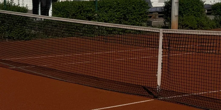 Pronájem tenisového kurtu v Karlíně - výběr ze tří časových slotů
