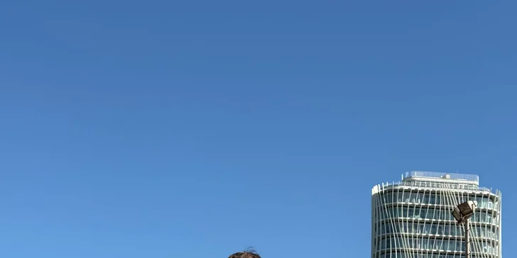 Pronájem tenisového kurtu v Karlíně - výběr ze tří časových slotů