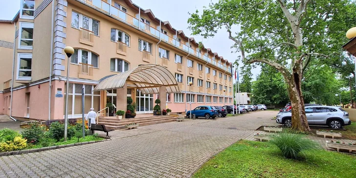 Rodinná dovolená v Maďarsku: 3* hotel s polopenzí a wellness, vstup do největších termálů v Evropě