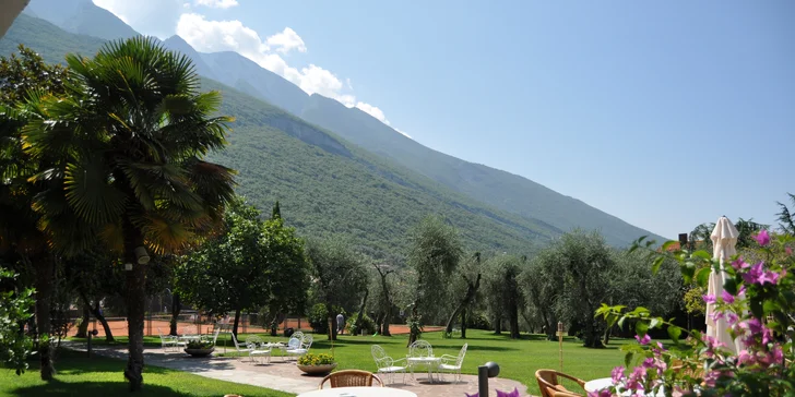Dovolená u jezera Garda: 3* hotelový komplex se snídaní, tenis, vodní sporty i turistika