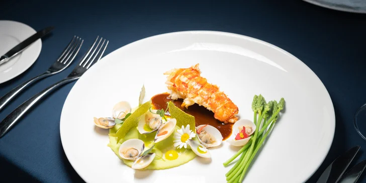 Dárkové poukazy na jídlo i nápoje ve 3 restauracích Žižkovské věže: Miminoo, Oblaca a Bistro 66