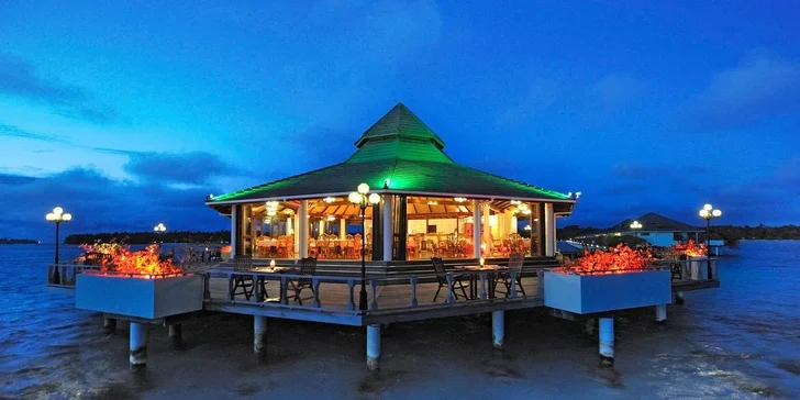 Letecky na Maledivy: Villa Park Sun Island***** s all inclusive, vily u pláže nebo i s bazénem