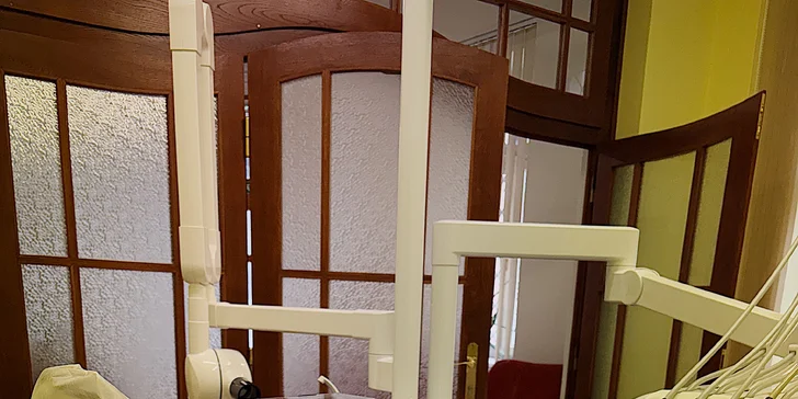 Pro zářivý úsměv a zdravý chrup: dentální hygiena včetně lehkého bělení zubů