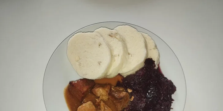 Svíčková, holanďák, vrabec nebo smažák a nápoj pro 1 nebo 2 osoby